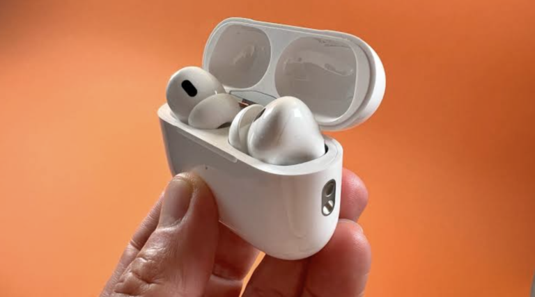 Bluetooth Earbuds: Codecs, Battery Life and Fit Explained Bluetooth Earbuds: Codecs, Battery Life and Fit Explained